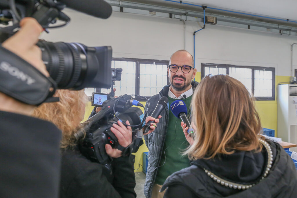 Giorgio Sgarbi direttore di coopattiva durante un'intervista.